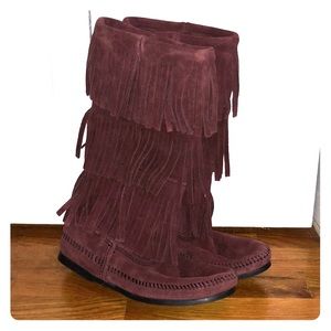 Brand New Minnetonka women size 6 fringe boots
